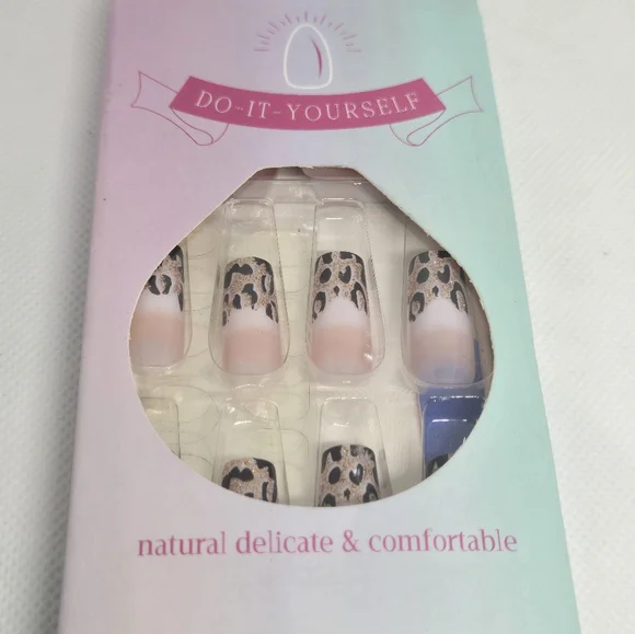 Leopard Print Nail Art Set - Picture 3 of 4